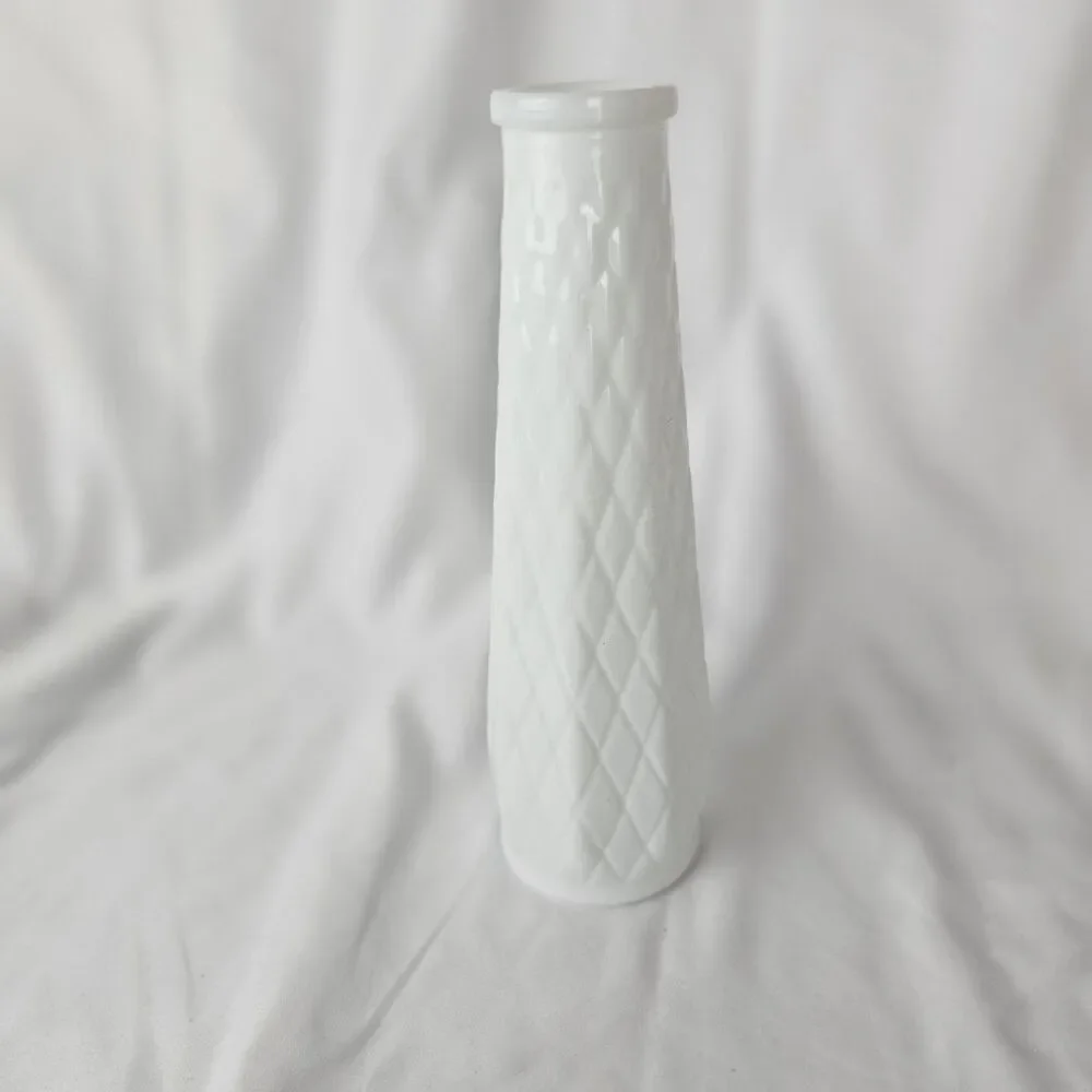 E O Brody Co USA Glass Bud Vase Quilted Diamond Milk White 8 1/2